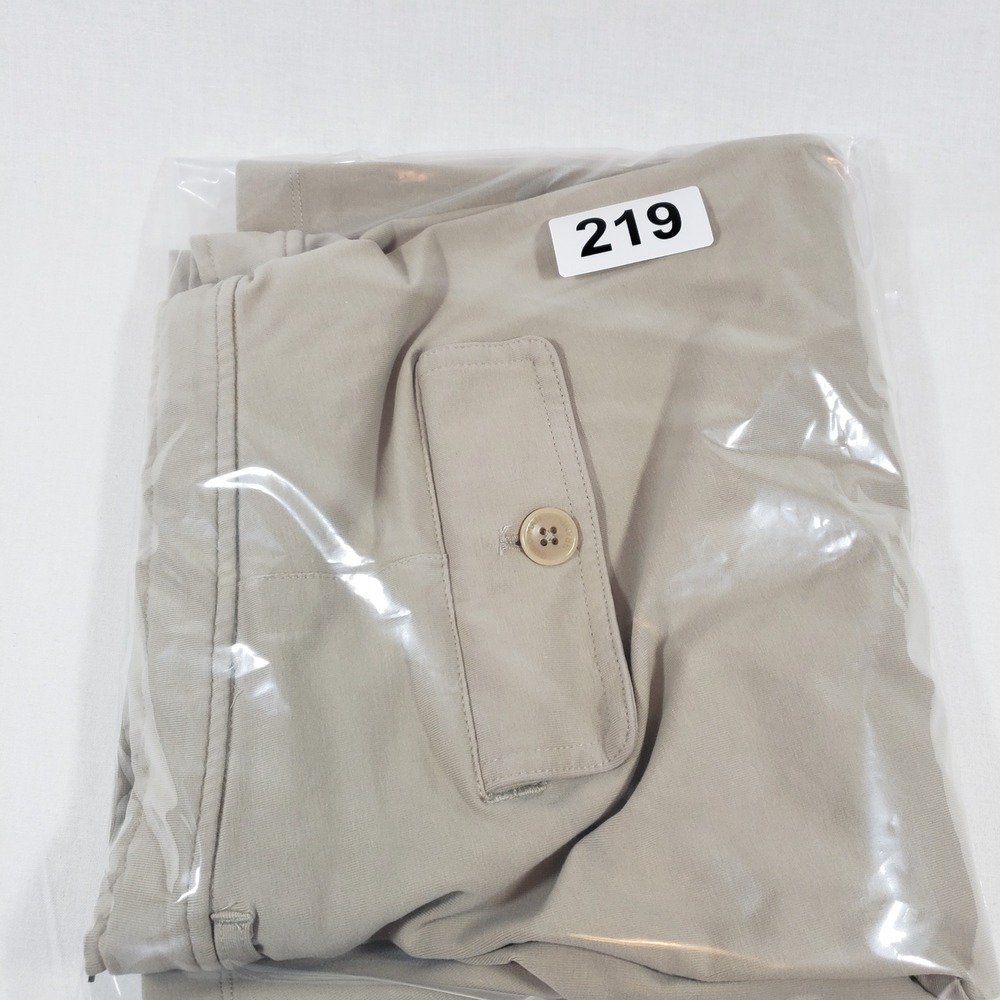 Good Man Brand Mens Shorts Size M Beige Casual Flat Front Golf - Picture 11 of 11